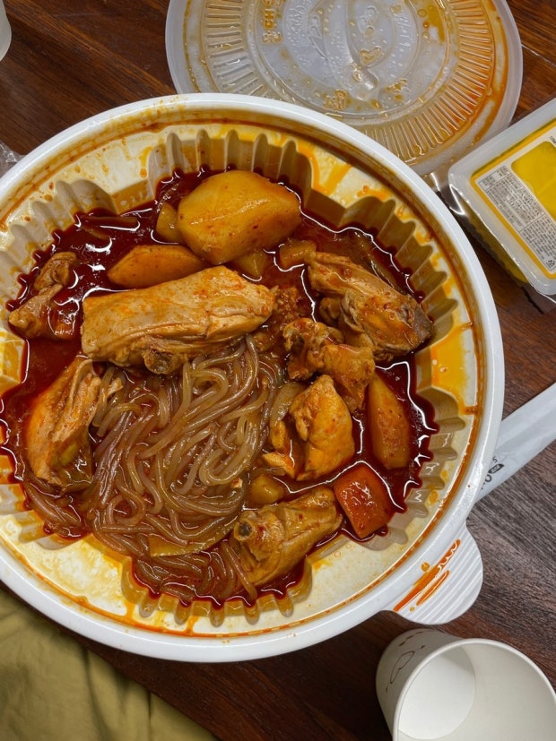 엽떡 만큼 인기 많은 엽기닭볶음탕.jpg