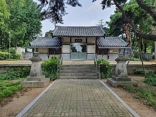 한국에 남아있다는 중국과 일본 신의 신전들