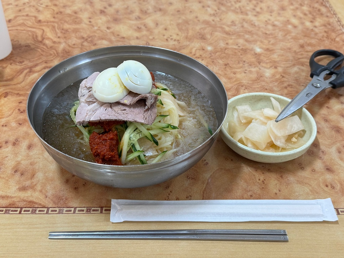 부산 울산 경남에서 많이 먹는 밀면.jpg