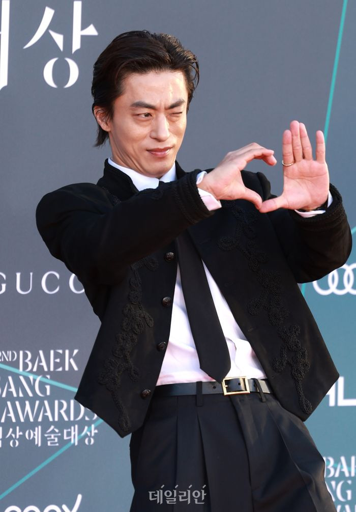 영화 군체 집에서 무료로 보는법