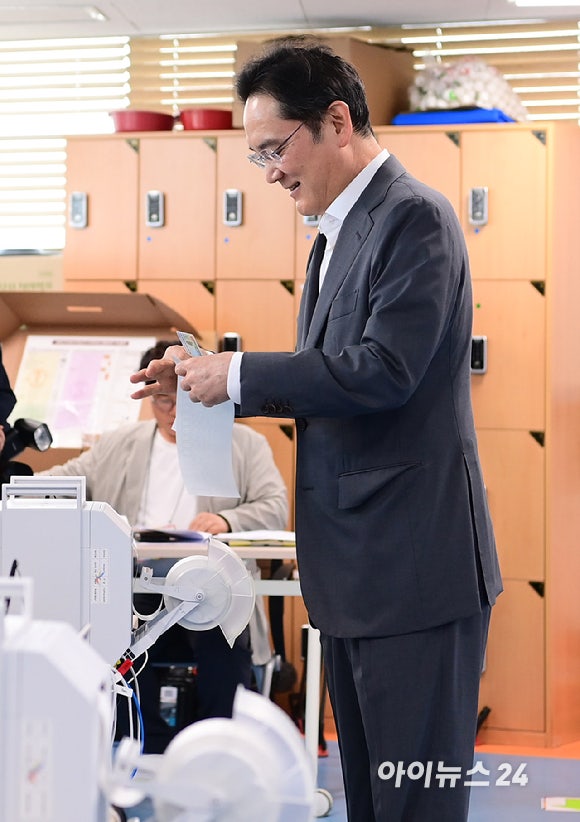 사전투표하는 이재용