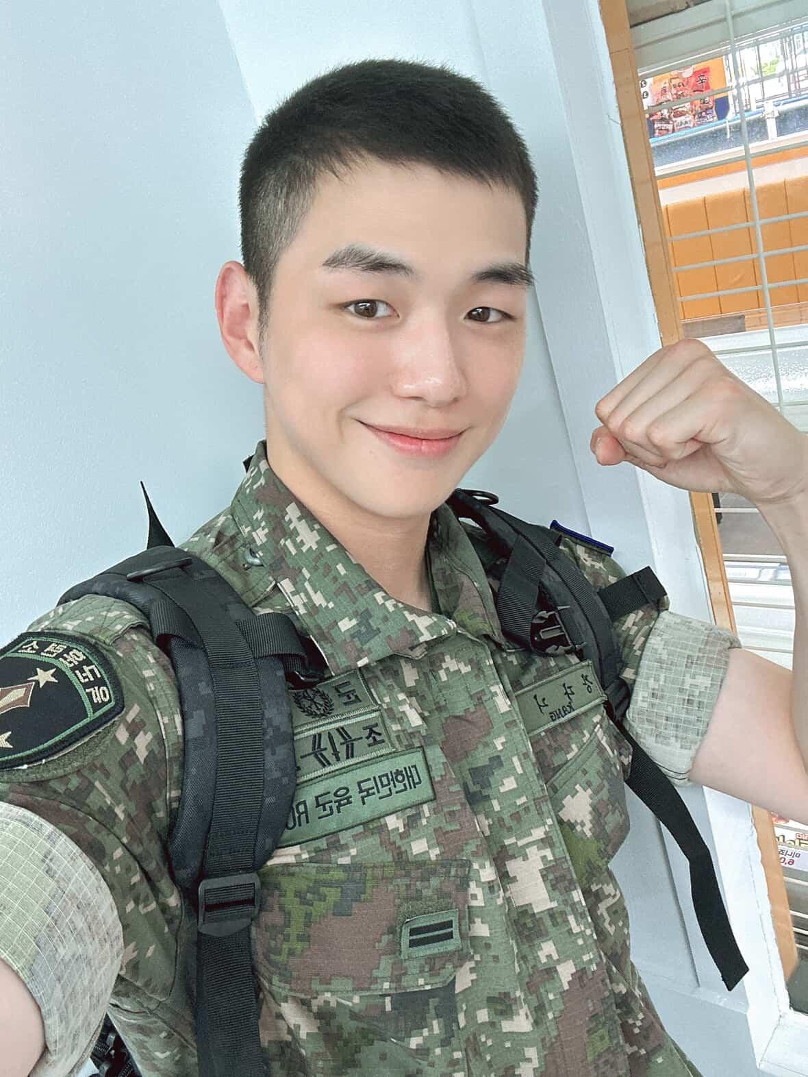 강다니엘 인스타그램 업뎃 - 외출 (feat.빡빡머리)
