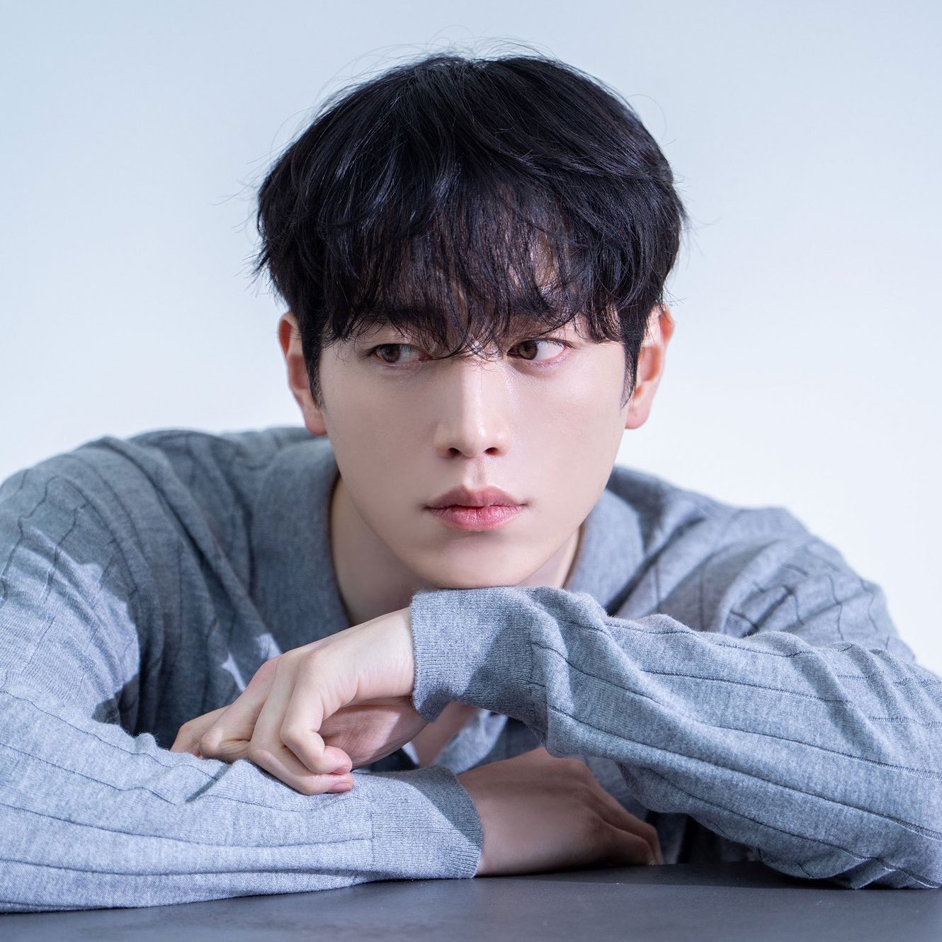좋아하는 93년생 남자연예인....jpgif