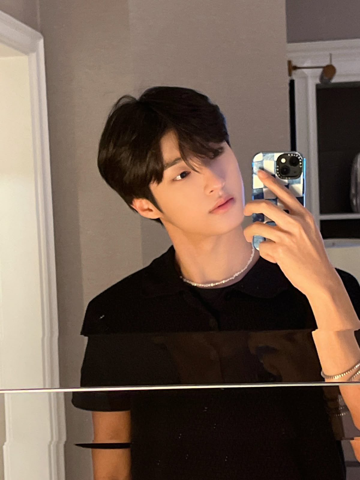 요즘 문짝남중에 내기준 잘생인거 같은 배우