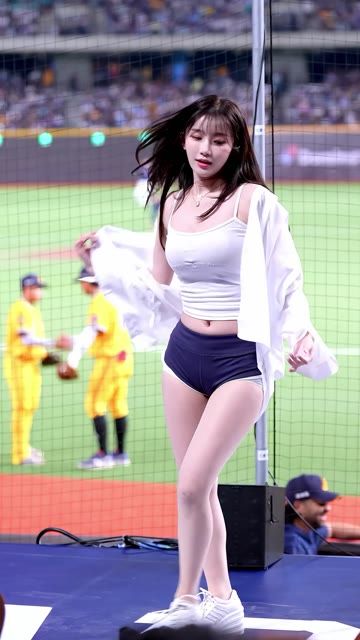 날씨가 슬슬 더워지니 등장할 패션들