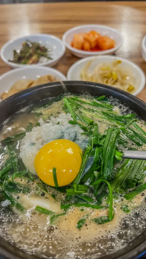 석촌동 대현굴국밥.