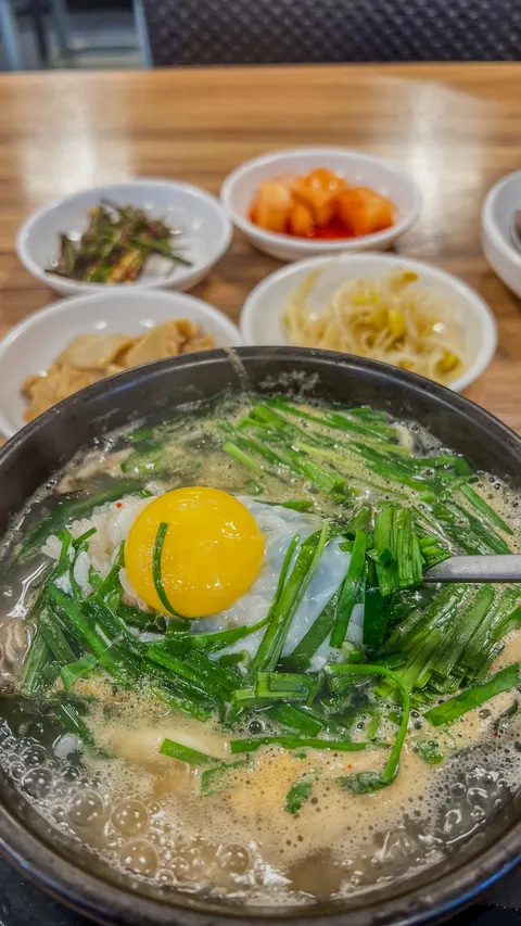 석촌동 대현굴국밥.