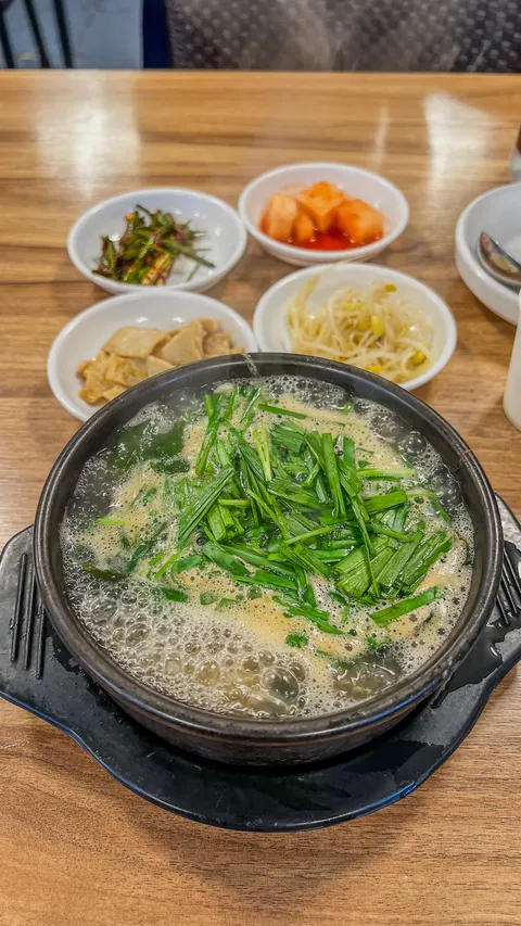석촌동 대현굴국밥.