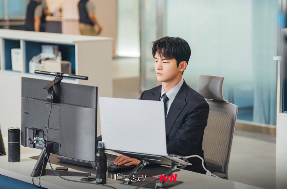 벌써부터 설렌다는 내일도 출근.jpg