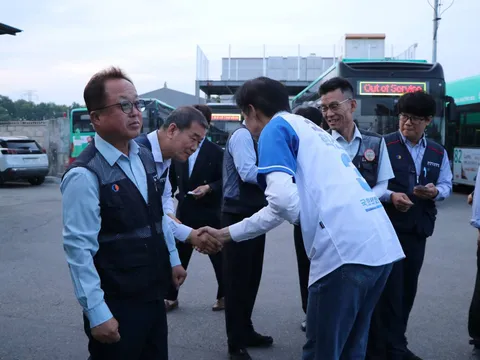 조국 - 압도적으로 지지해 주십시오 성과로 보답하겠습니다