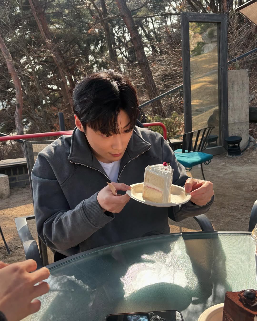 내가 보고싶어서 모아본 허남준 더 들고옴..jpgif