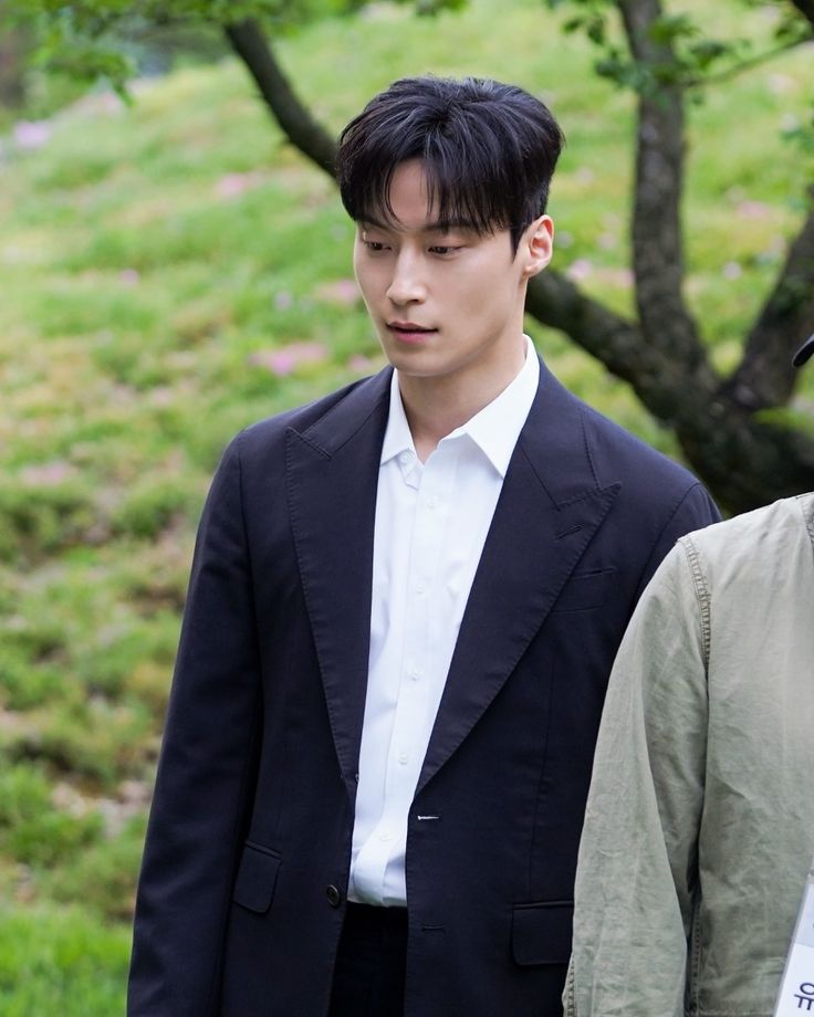 내가 보고싶어서 모아본 허남준 더 들고옴..jpgif