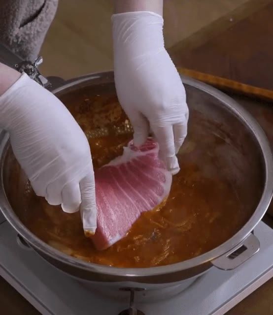 참치 800g 넣고 끓인 참치 김치찌개.gif