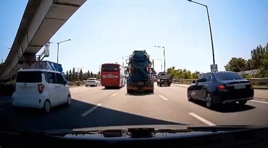 버스 창가쪽이 위험한 이유.mp4