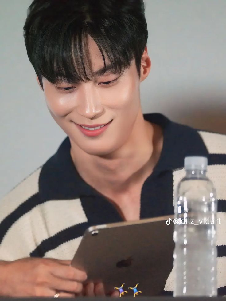 내가 보고싶어서 모아본 허남준 더더더 들고옴..jpgif