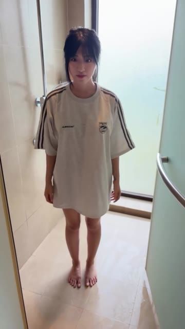 아담한 홍콩 처자 반전 몸매