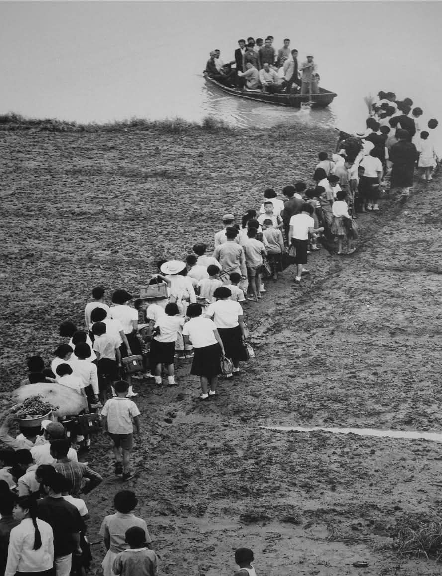 1968 영등포쪽으로 등교하는 학생들 ㅎㄷㄷ
