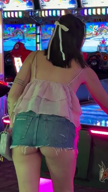 통통한 오락실녀