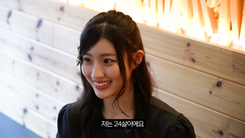 일본 여자들을 한국 횟집에 데려갔더니?.jpg