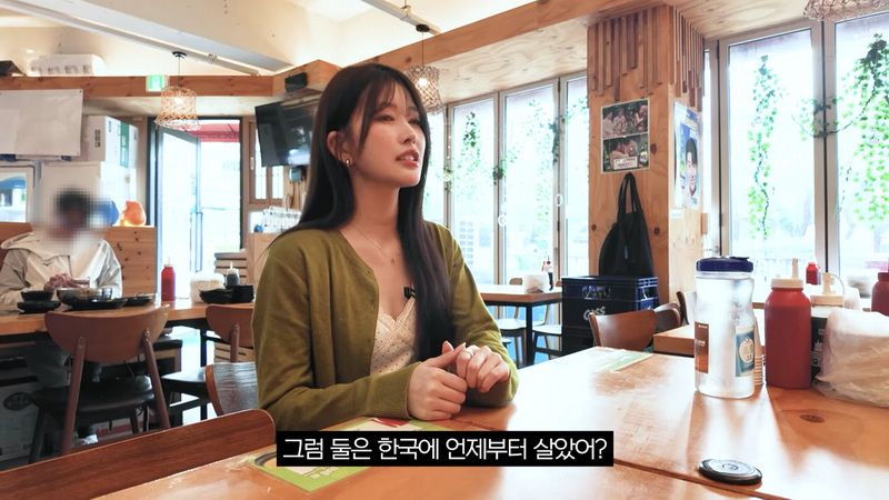 일본 여자들을 한국 횟집에 데려갔더니?.jpg
