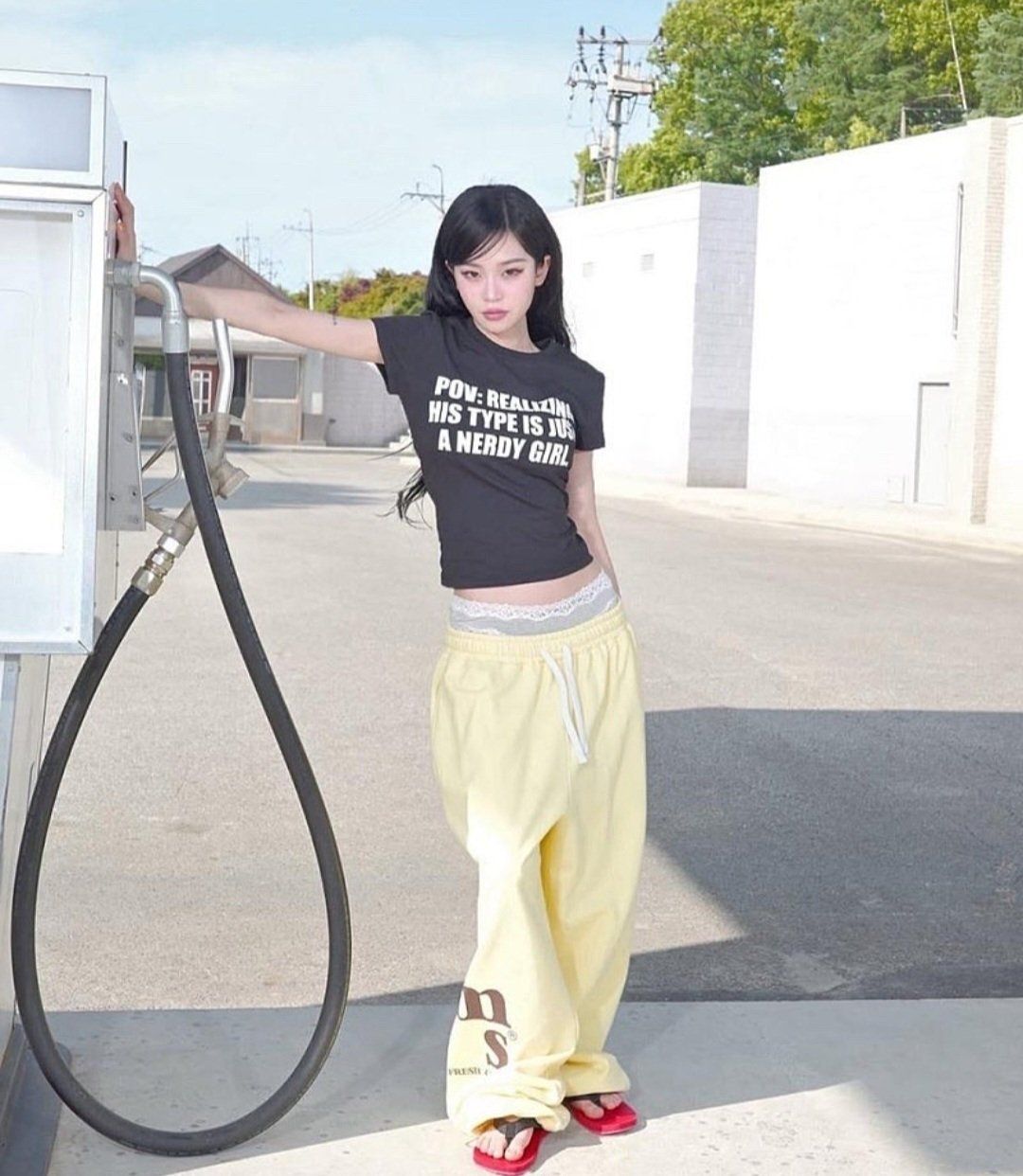 요즘 유행이라는 레이스 달린 팬티 새깅룩