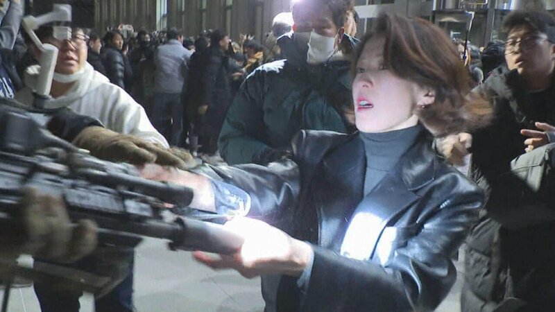 계엄 vs 오늘