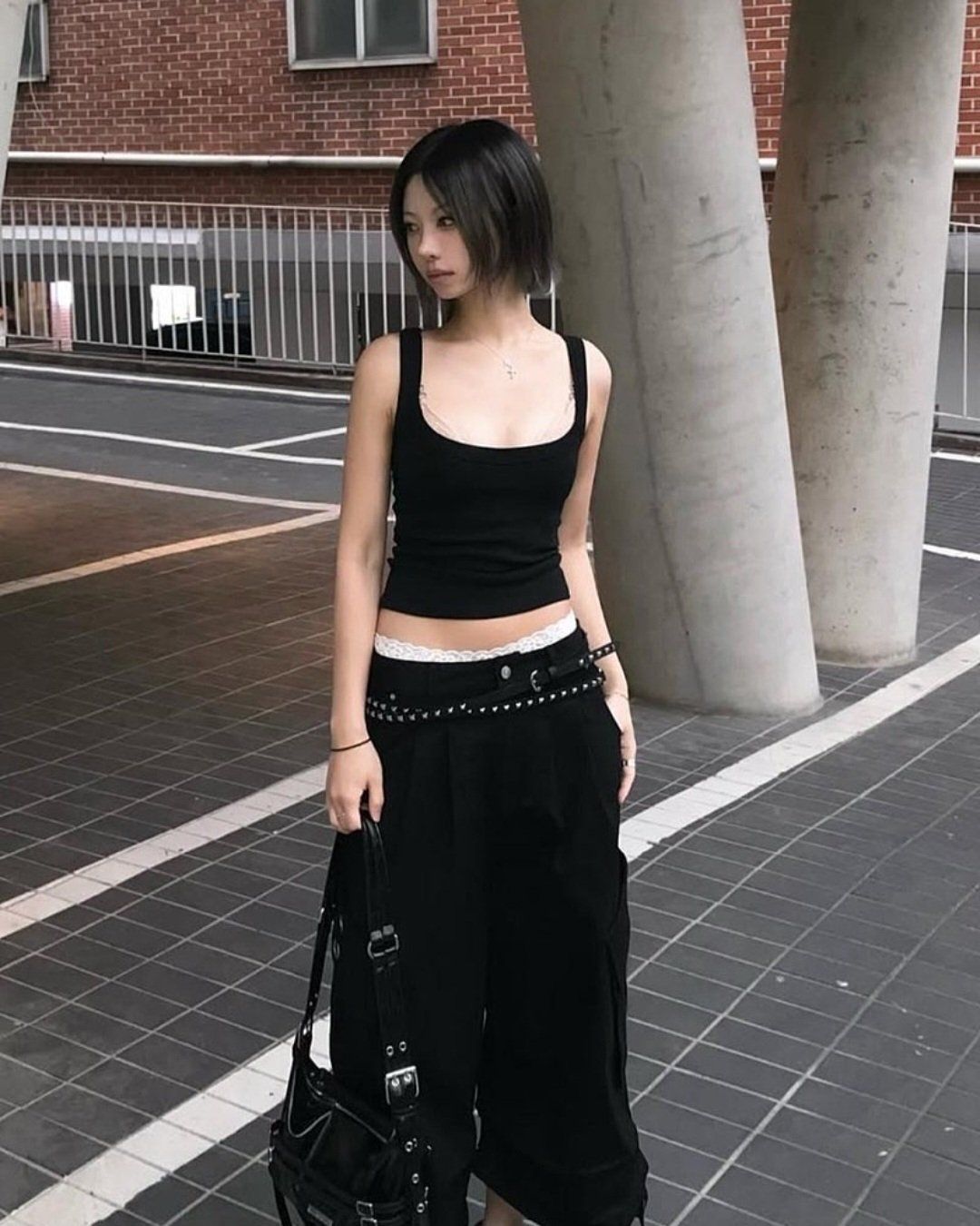 요즘 유행이라는 레이스 달린 팬티 새깅룩