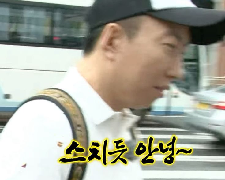 재밌다고 소문난 옛날 드라마나 영화 보려다가도 빽스텝 하는 이유