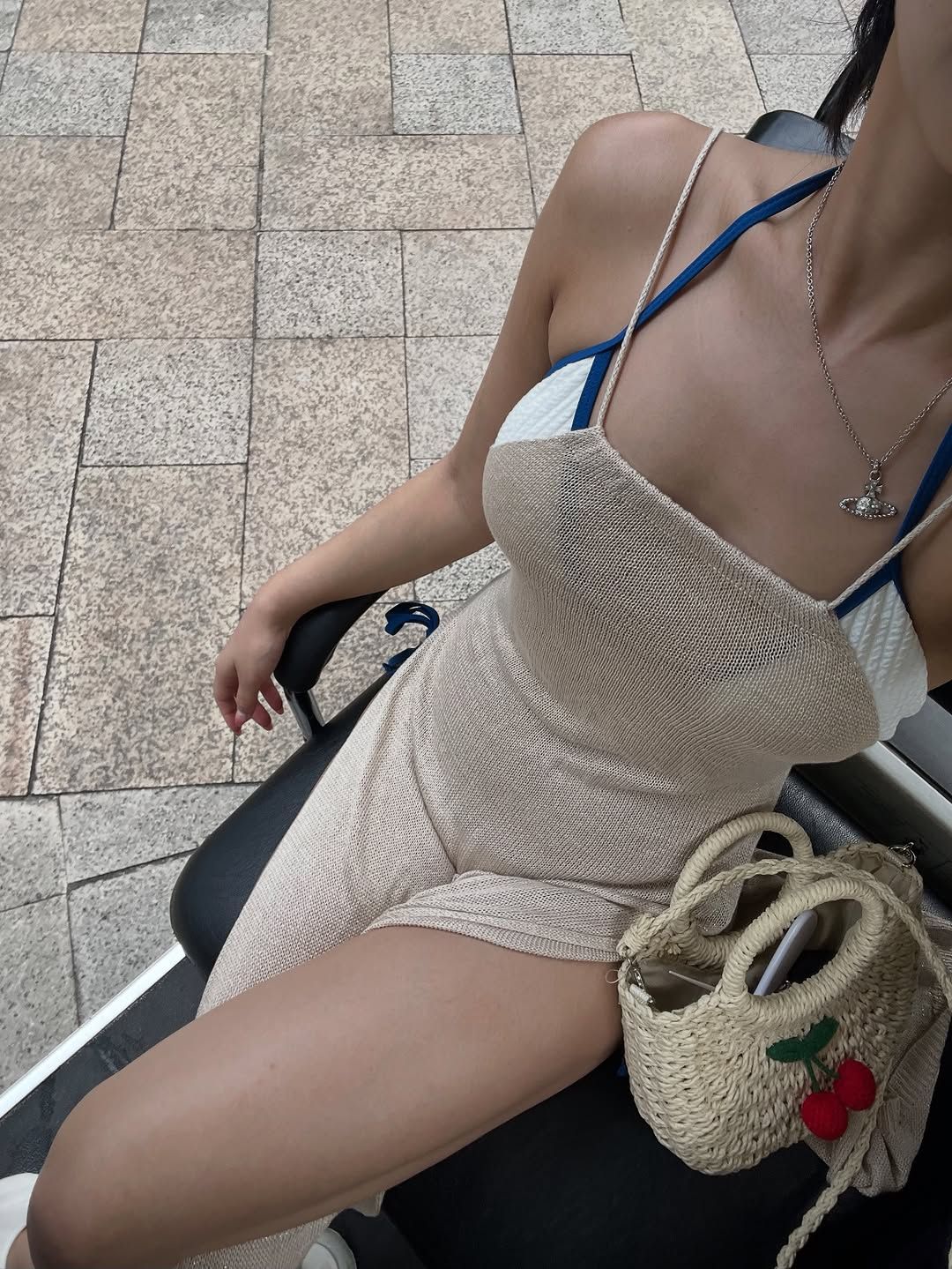ㅇㅎ)요즘 부쩍 몸매 부각 되는 사진 올리는  인풀루언서 누나.jpg