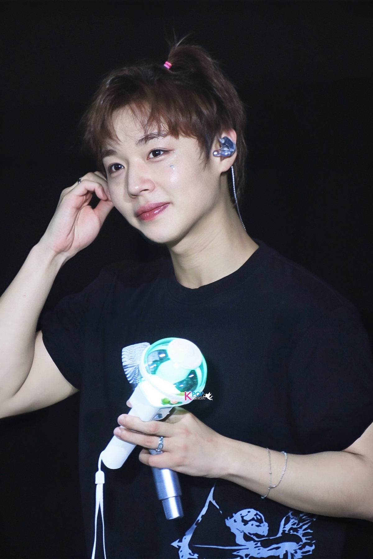 말레이시아 현지 매체에 올라온 박지훈 어제 콘서트 사진.jpg