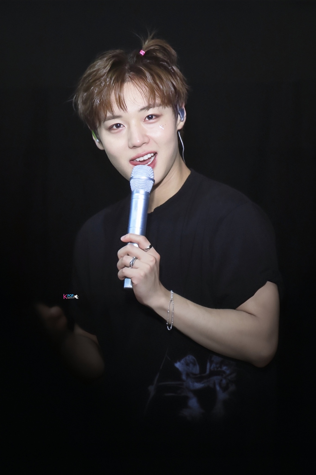 말레이시아 현지 매체에 올라온 박지훈 어제 콘서트 사진.jpg