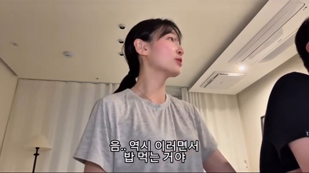 정치 성향 때문에 손절 당했다는 여성.jpg