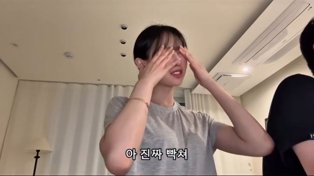 정치 성향 때문에 손절 당했다는 여성.jpg