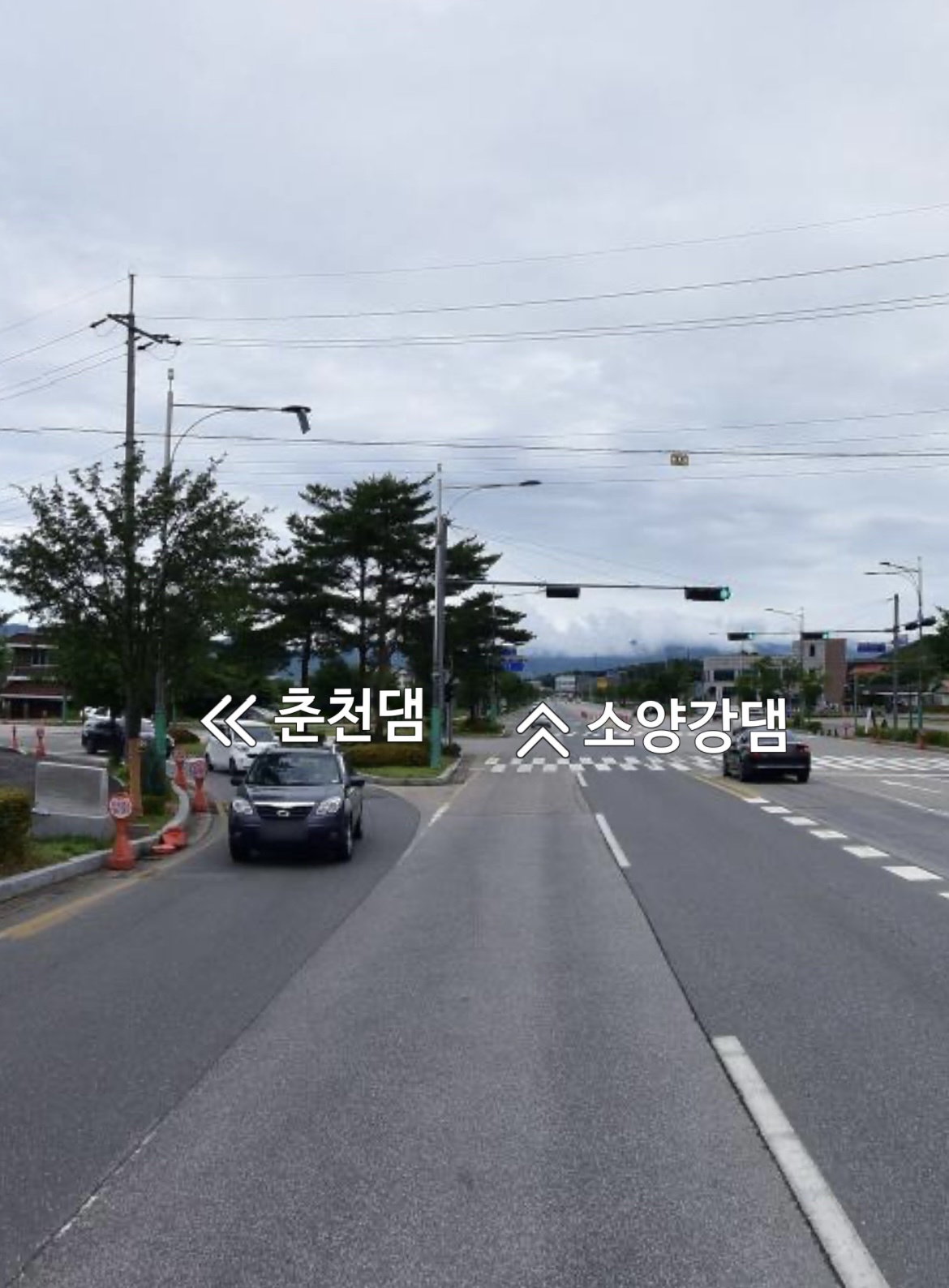 우회전 후 합류차선 멈추는 차량들 ㅠㅠ