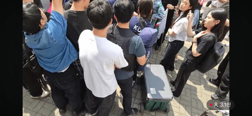 현재 극우들 근황 훈련장에 공 가지러온 여자 핸드볼 대표팀 짐검사 못했다고 ㅈㄹ중