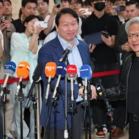 .젠슨 황 “주가 급락.기뻐해야…지금은 할인.가격에..