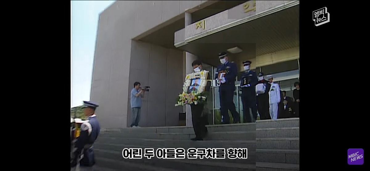 (눈물주의) 야구장 눈물바다로 만든 시구.jpg