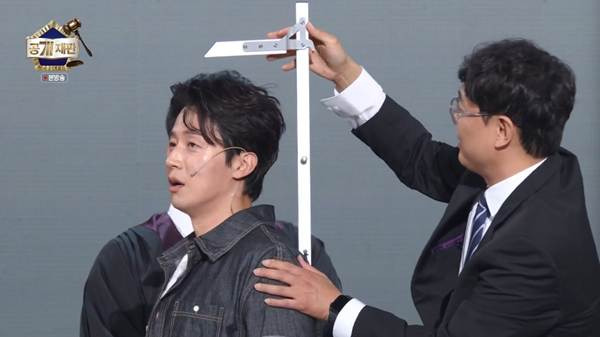 방송 중에 양말까지 벗고 키를 쟀다는 개그맨.jpg