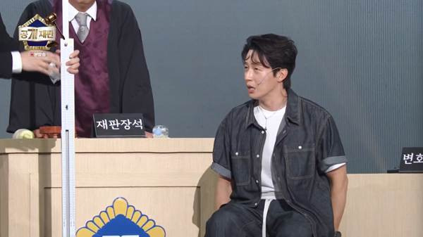 방송 중에 양말까지 벗고 키를 쟀다는 개그맨.jpg