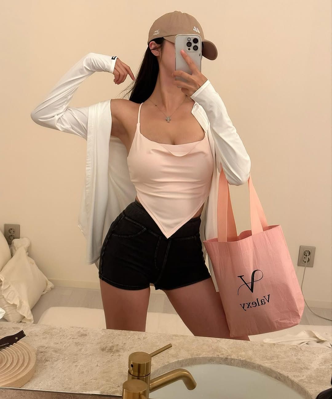 ㅇㅎ)몸매 좋은 누나들 다소 야한 사진영상 많은 쇼핑몰 인스타.jpg