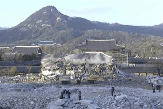 90년대 중 최고의 명장면 중 하나.gif