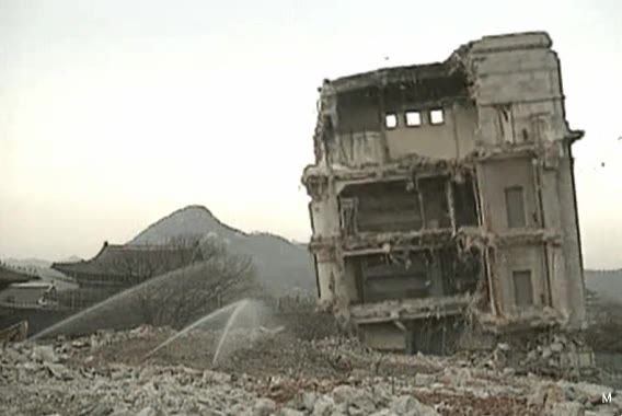 90년대 중 최고의 명장면 중 하나.gif