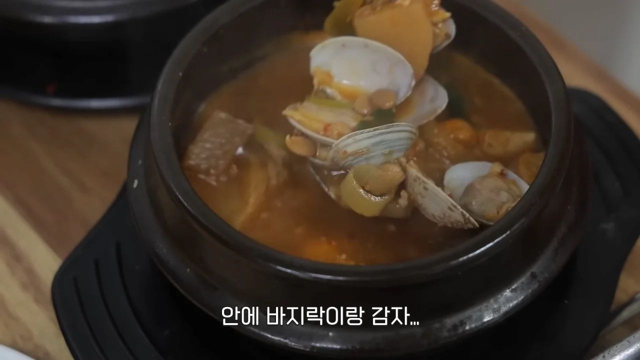 새벽 6시에 백반집에서 먹방하는 쯔양 근황
