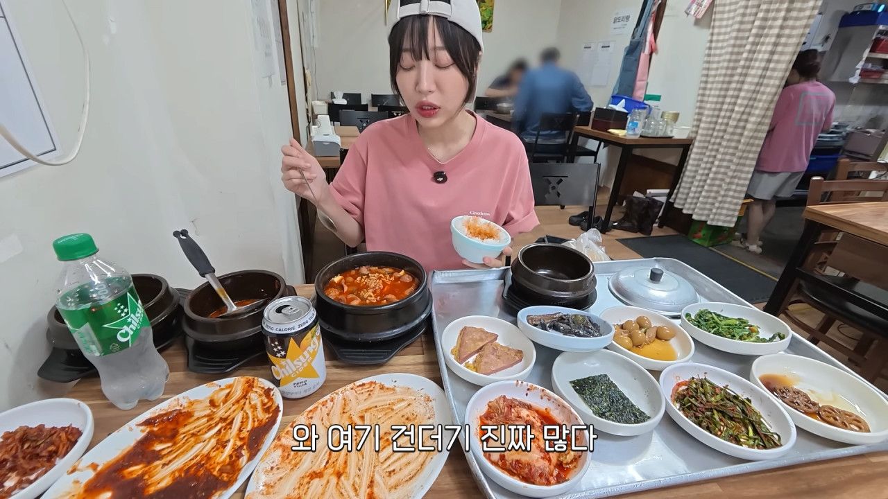 새벽 6시에 백반집에서 먹방하는 쯔양 근황