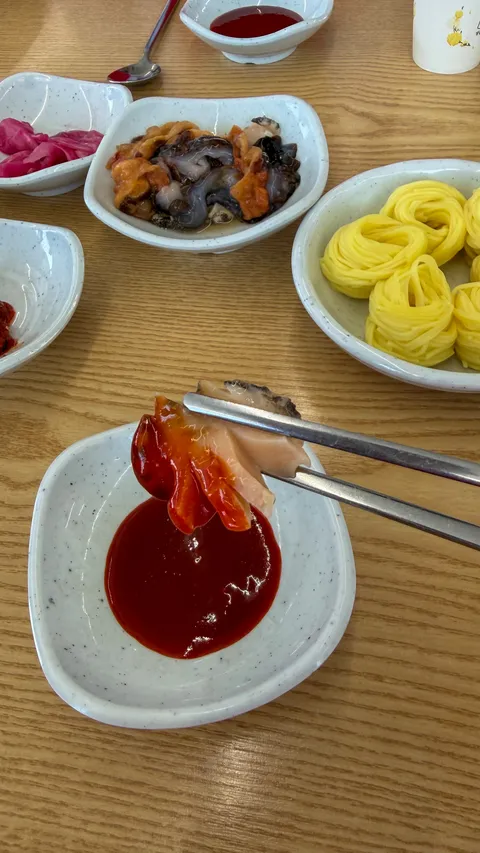 강원도 속초시 속초항아리물회.