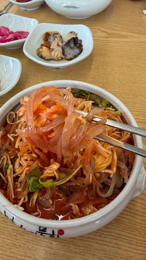 강원도 속초시 속초항아리물회.