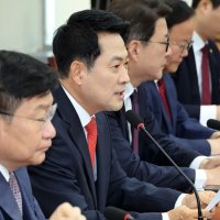 .장동혁 면전서 “다 사퇴하자”.회의장 발칵 대충돌