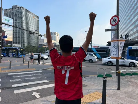 현재 광화문 광장과 여의도 거리응원