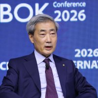 [속보] 한은..“…늦지 않게 금리 인상”