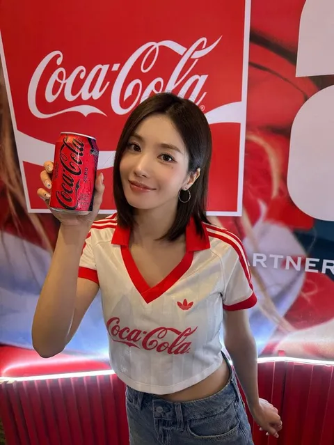과달라하라 경기장에 등장한 권은비,카리나,윈터